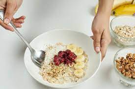 Bowl of cerial with fruit